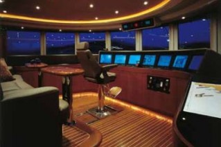 Motor Yacht CAPRI - The Bridge